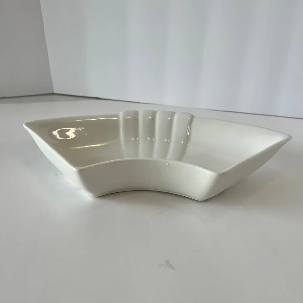 Vintage California Pottery White Fan Shaped Serving‎ Dish Art Deco CALIF USA L61